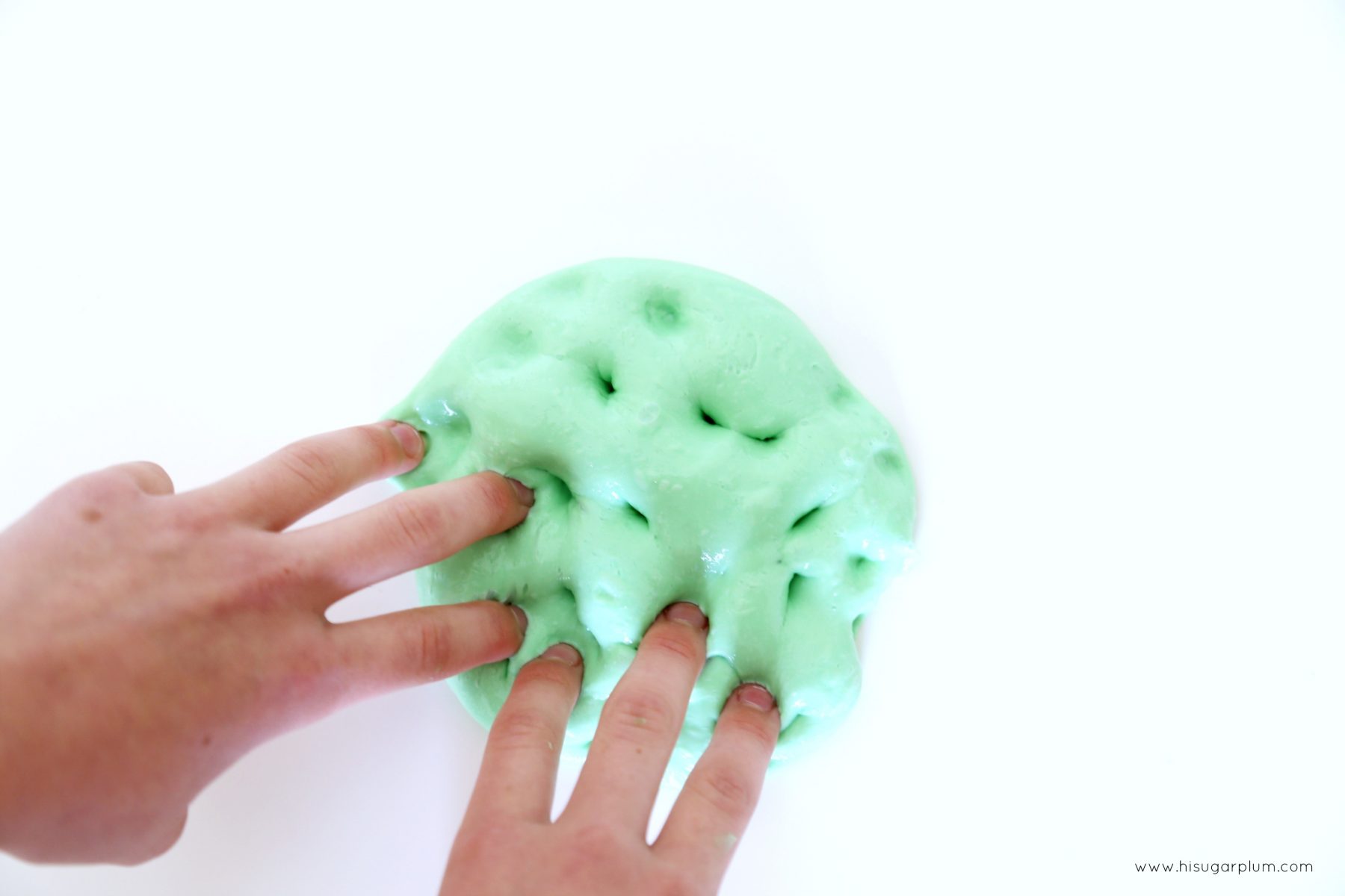 DIY Fluffy Slime Recipe (Non-Toxic!) - Hi Sugarplum!