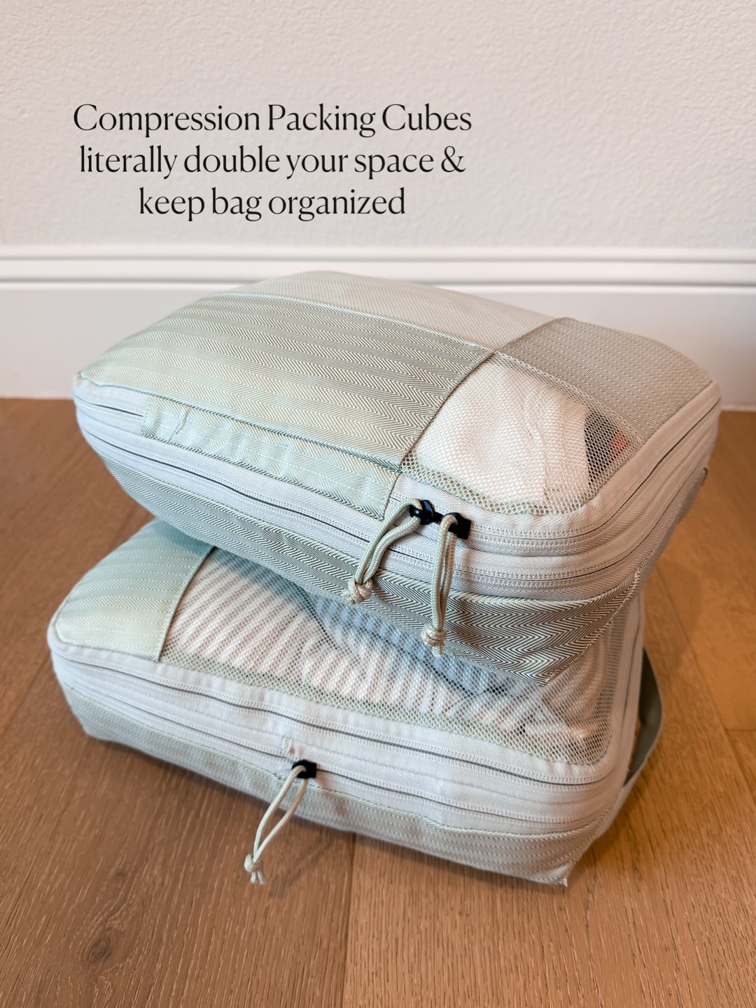 My Go-To Travel Essentials - Hi Sugarplum!